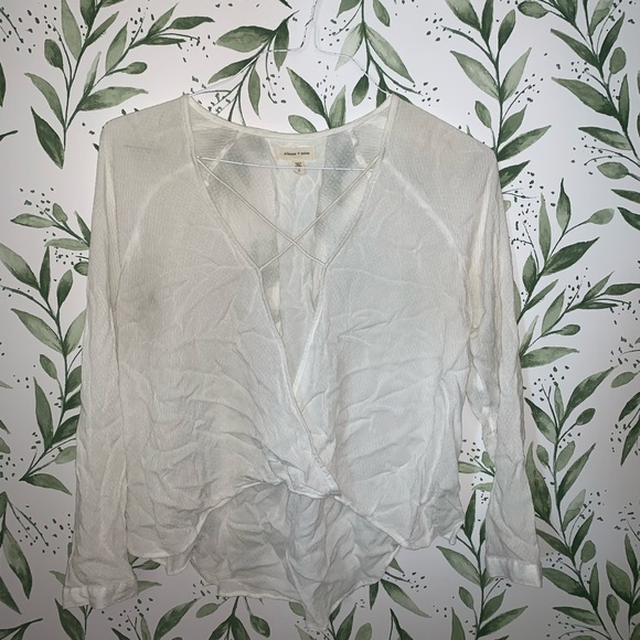 Boho White Blouse 🕊 - Picture 1 of 2